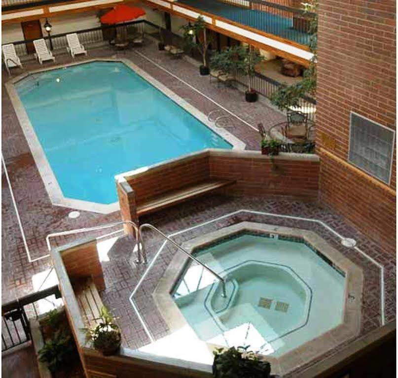 Raintree's Park Plaza Park