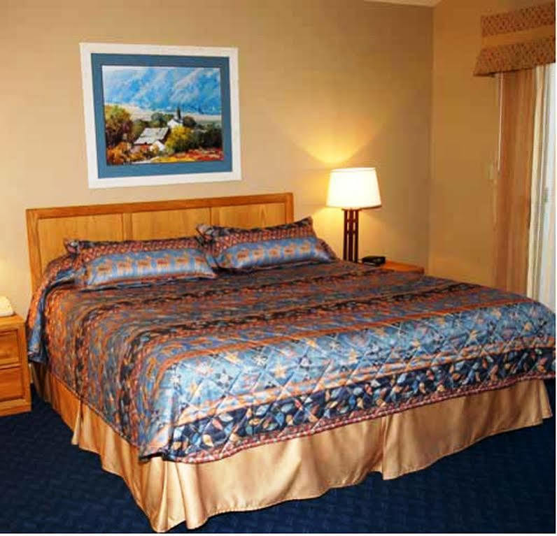 Resort Raintree's Park Plaza Park